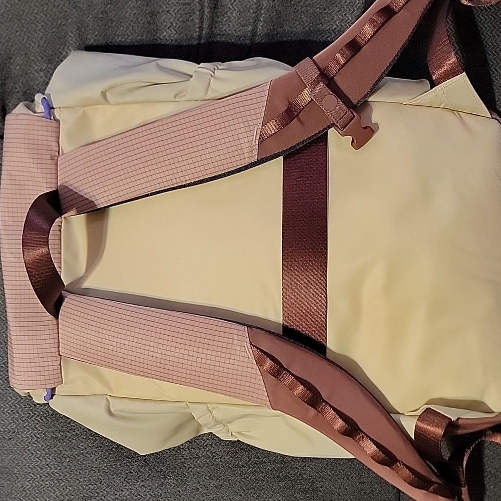 Lululemon Athletica Backpack in Cream and Brown - Picture 3 of 7